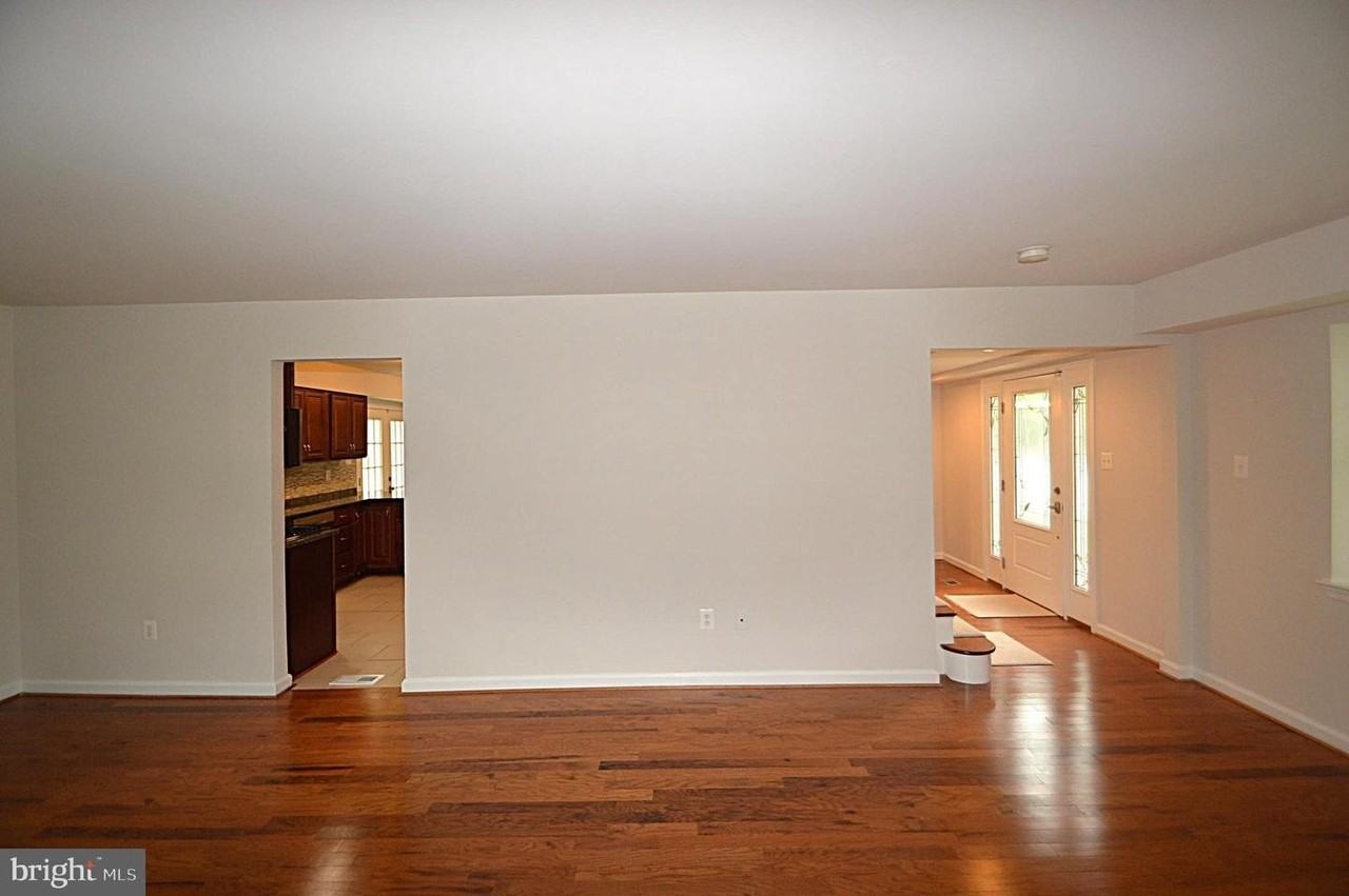 13145 Melville Ln - Photo 6 of 46