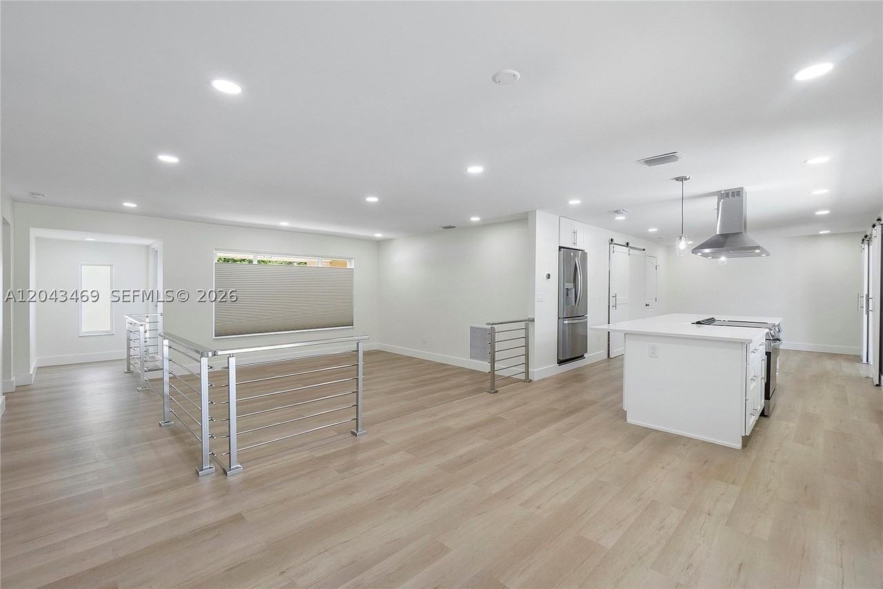 4914 Sw 90th Ave - Photo 5 of 38