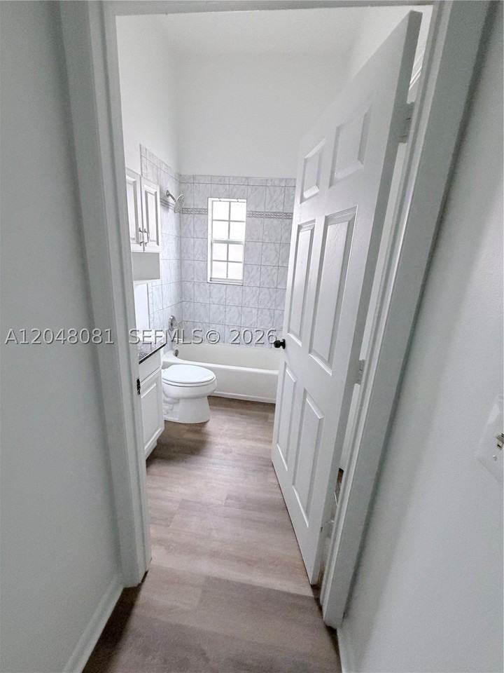 1657 Tyler St #207 - Photo 6 of 9