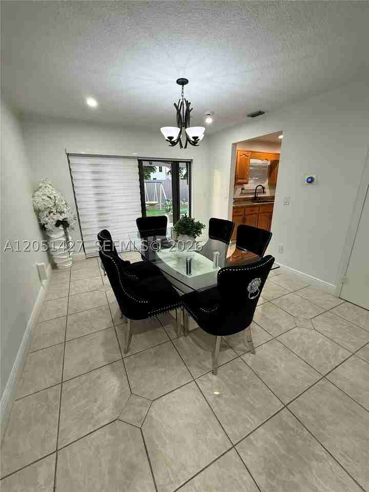 1711 N Anhinga Ln - Photo 7 of 28