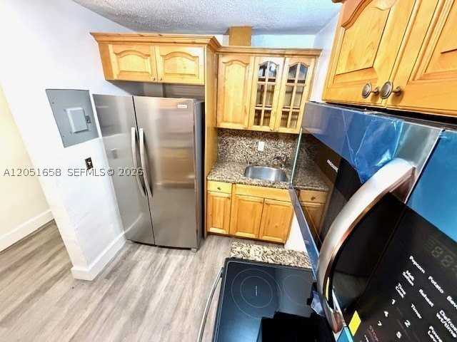 1945 Nw 29th St #A8