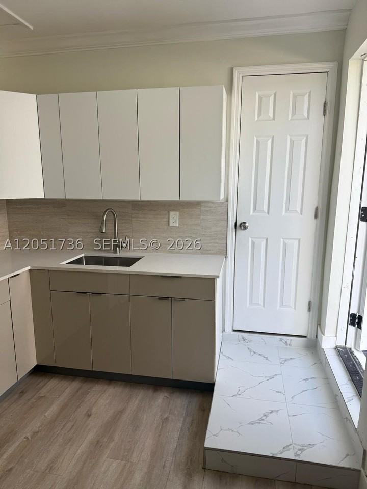 8600 Nw 21st St #1 - Photo 4 of 11
