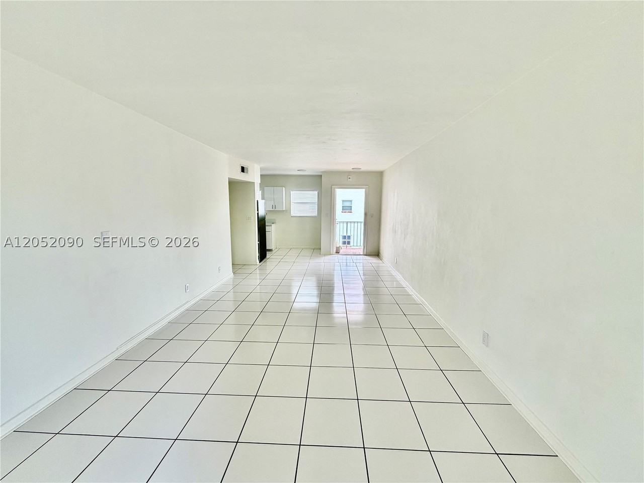 2352 Ne 9th St #B - Photo 6 of 19