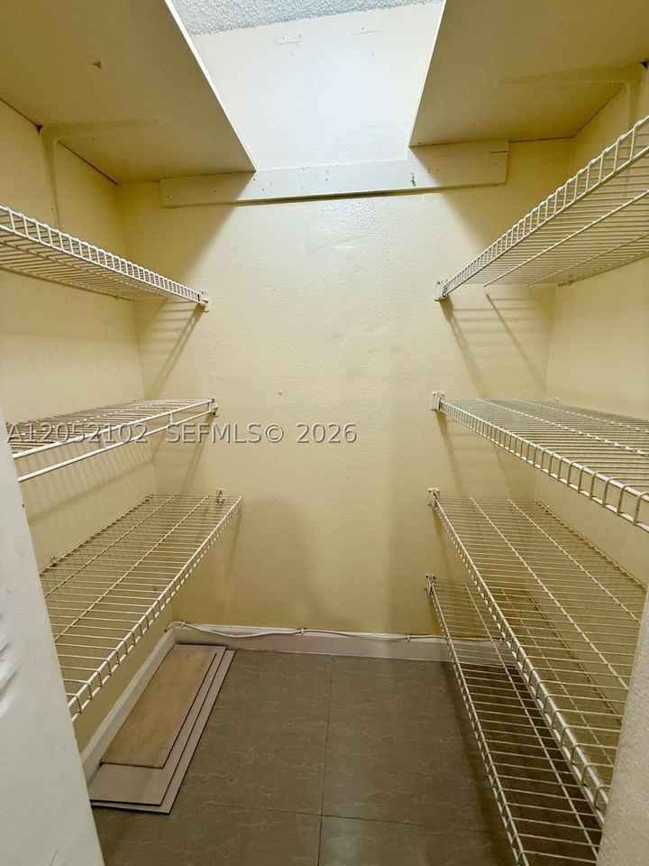 20210 Ne 2nd Ave #V4 - Photo 7 of 17