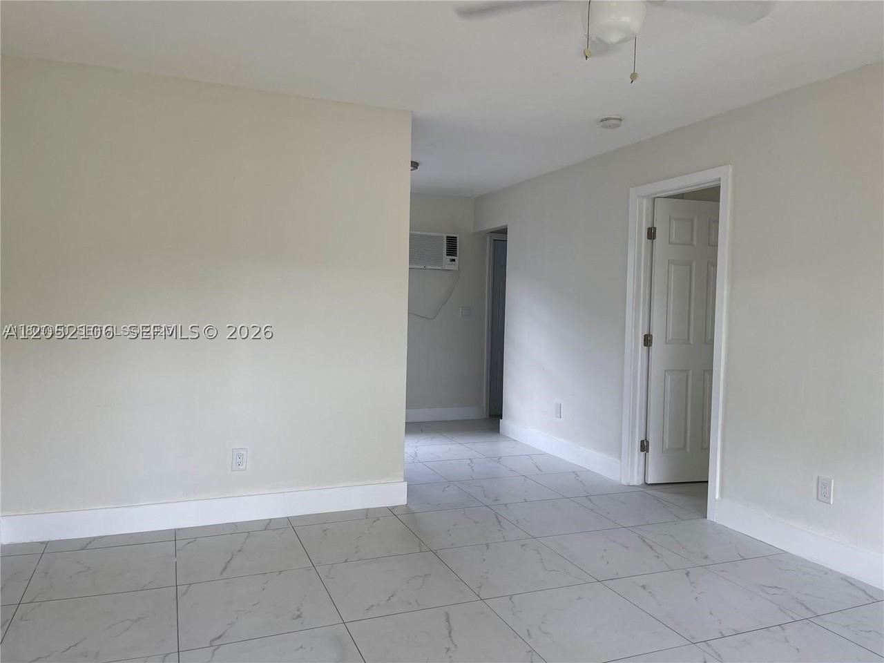 1013 Ne 3rd Ave #3 - Photo 3 of 8
