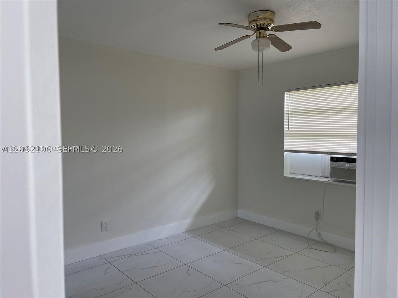 1013 Ne 3rd Ave #3 - Photo 6 of 8