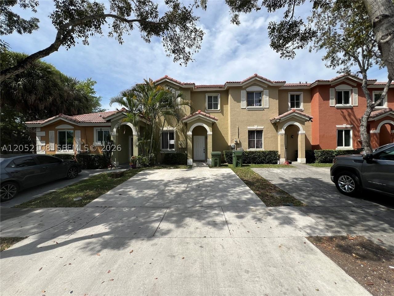 100 Sw 15th Ave - Photo 2 of 50