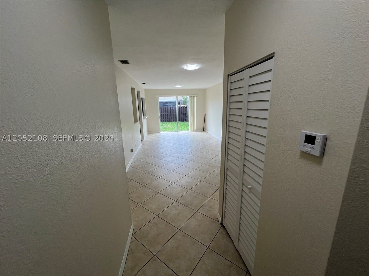 100 Sw 15th Ave - Photo 3 of 50