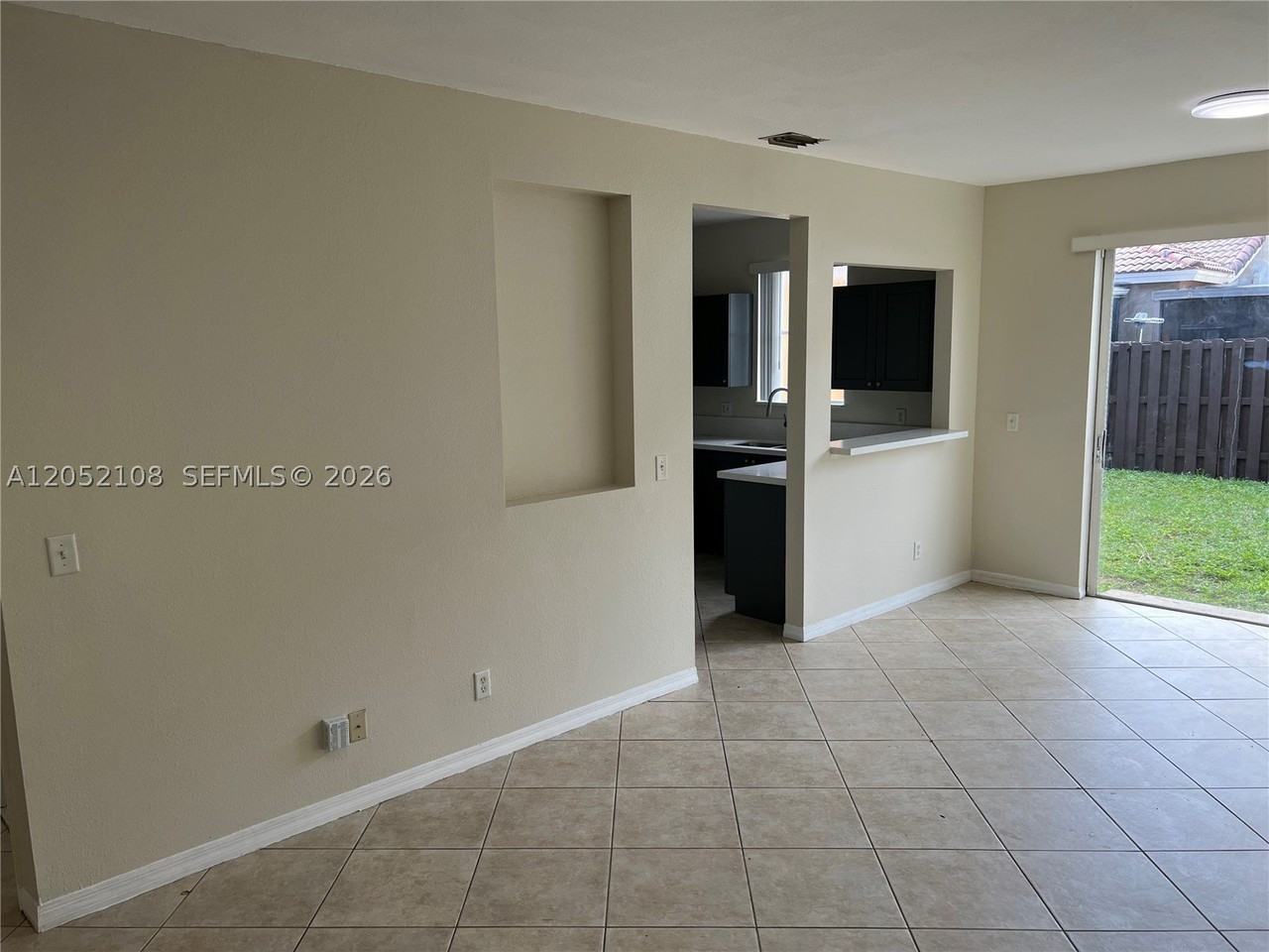 100 Sw 15th Ave - Photo 5 of 50