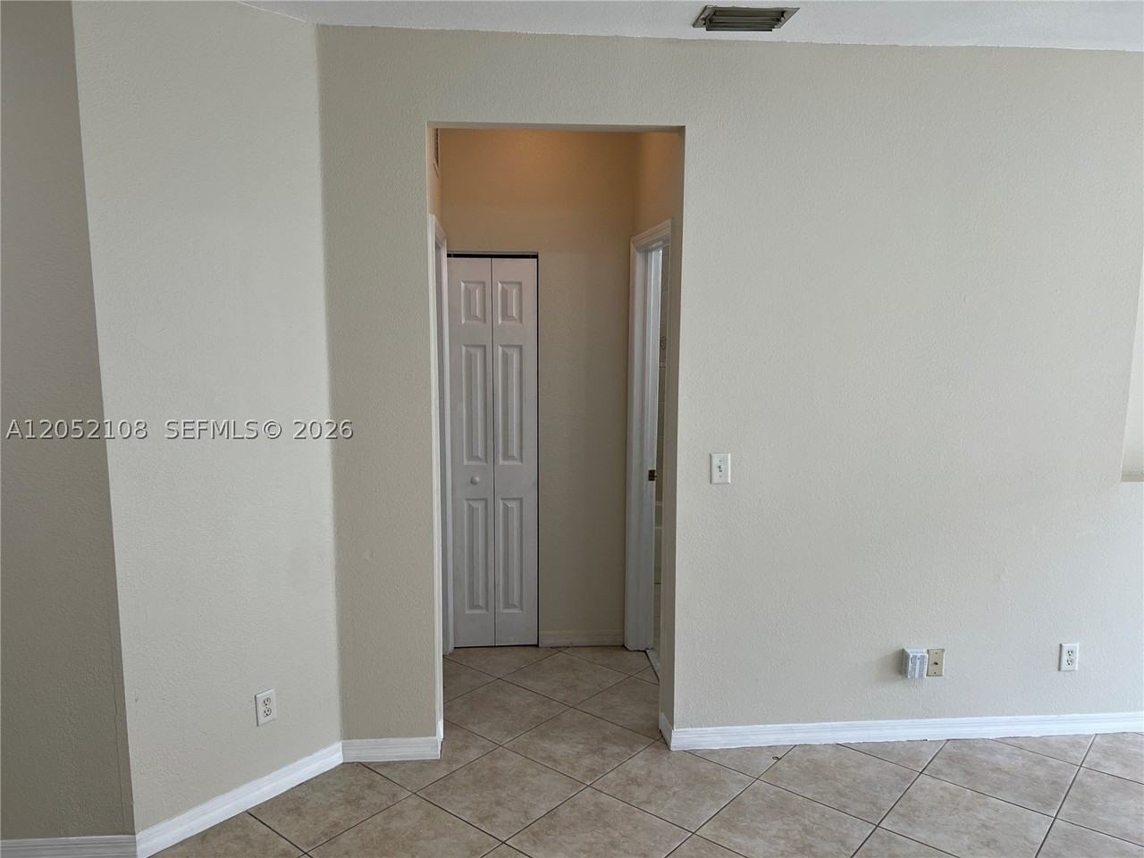 100 Sw 15th Ave - Photo 6 of 50