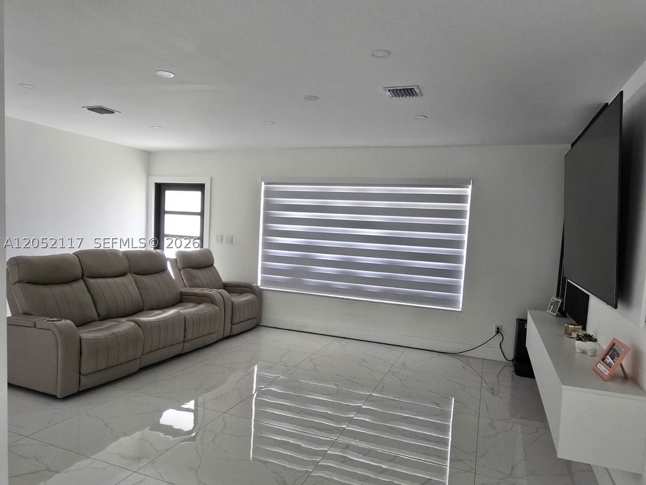 291 Nw 93rd Ave - Photo 6 of 10