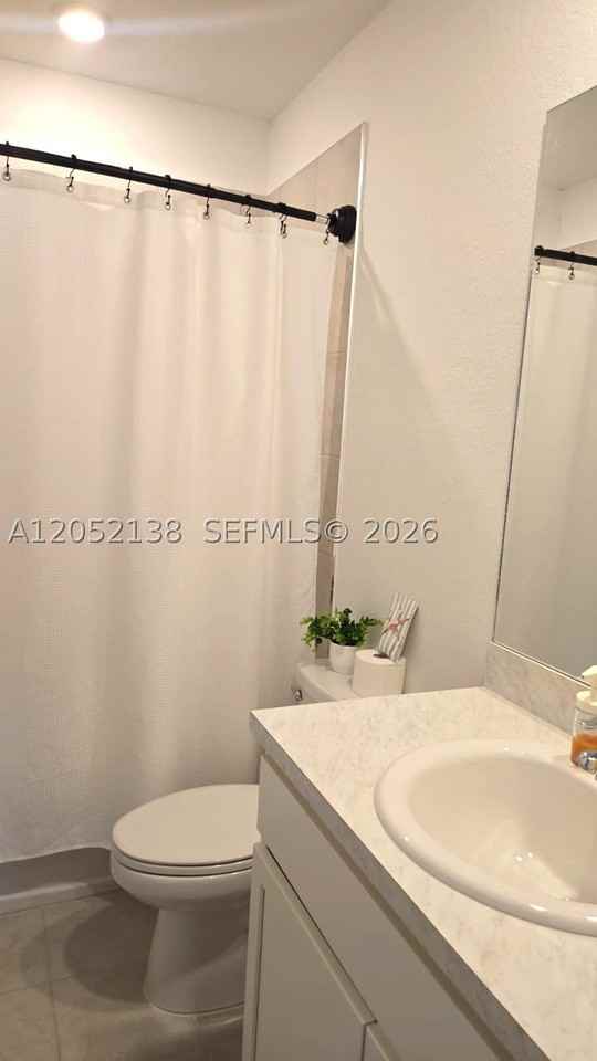 481 Ne 12th St - Photo 6 of 16