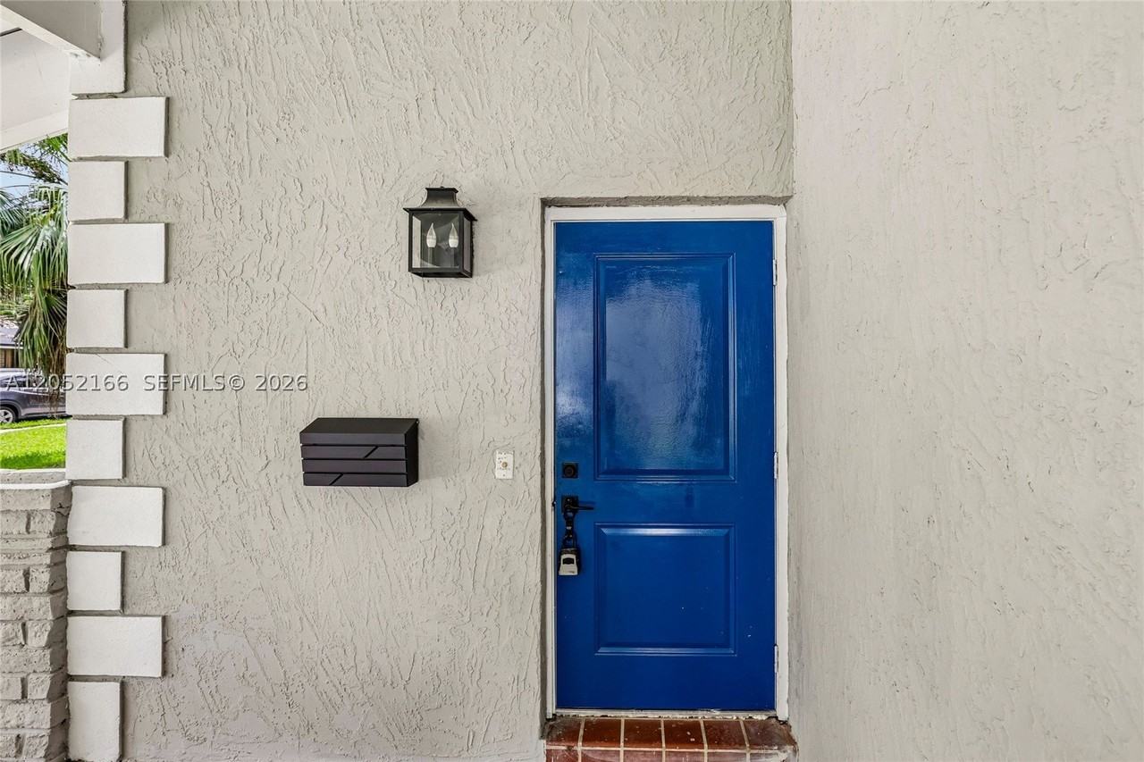 130 Nw 85th St - Photo 4 of 33