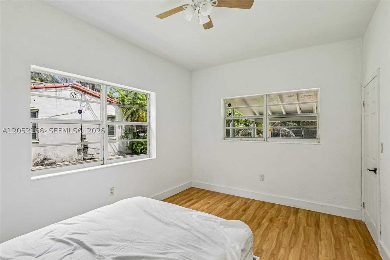 130 Nw 85th St - Photo 7 of 22