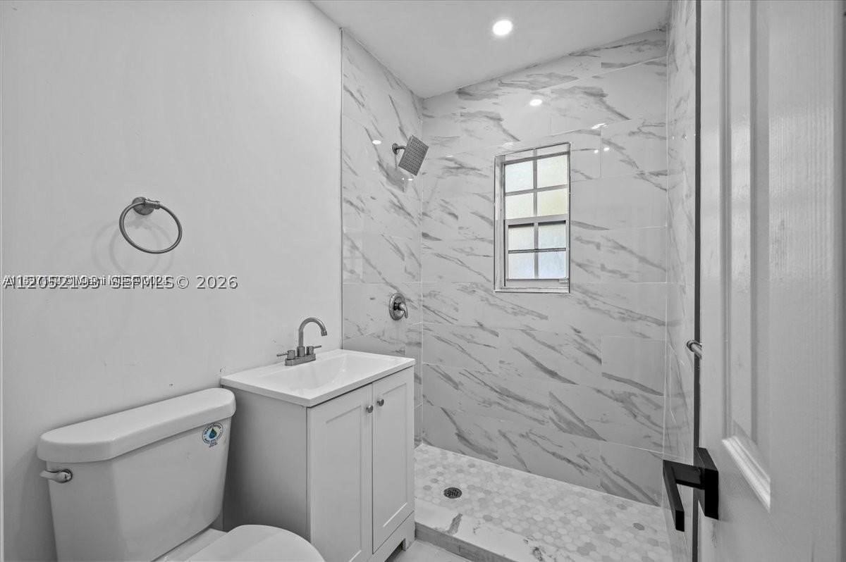 3610 Sw 3rd Ave #3610 - Photo 7 of 10