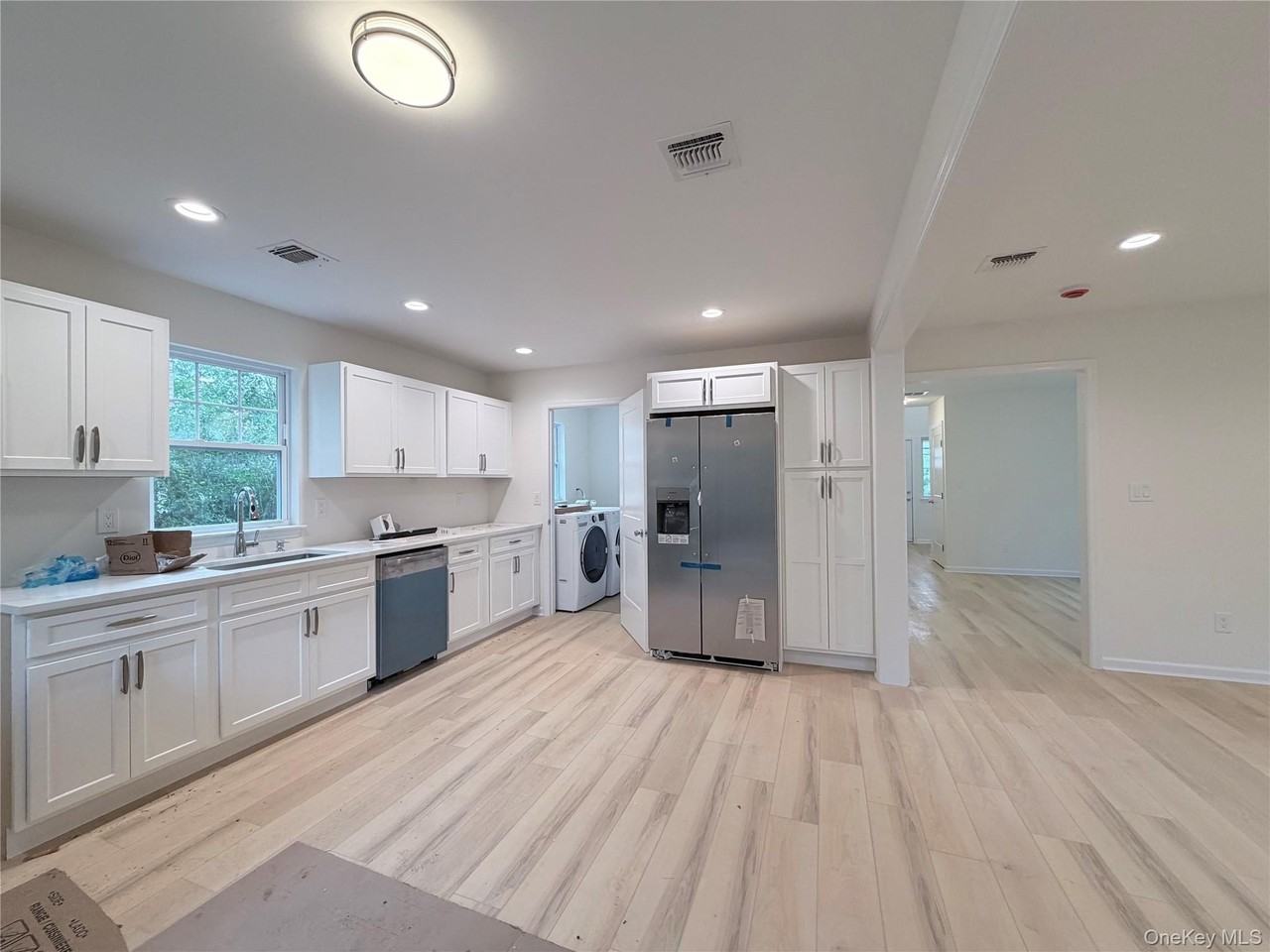 102 Pulaski Rd - Photo 3 of 27