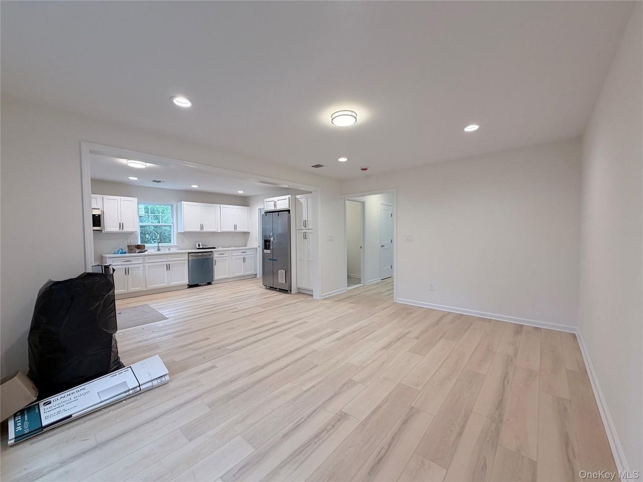 102 Pulaski Rd - Photo 4 of 27