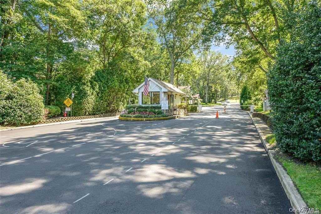 855 Skyline Dr - Photo 2 of 32