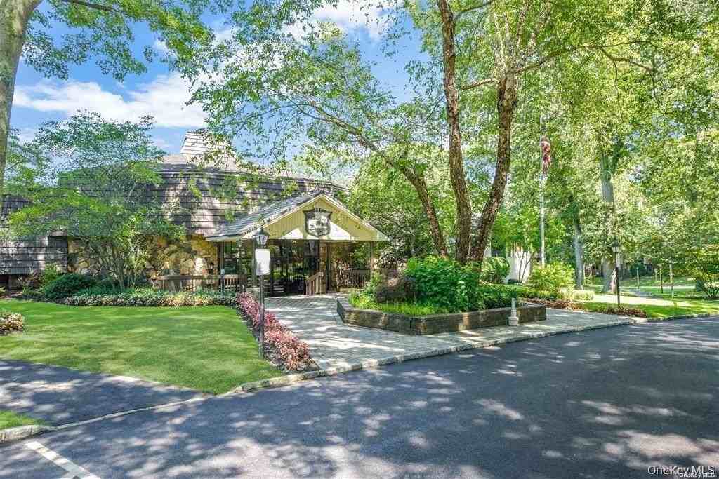 855 Skyline Dr - Photo 3 of 32