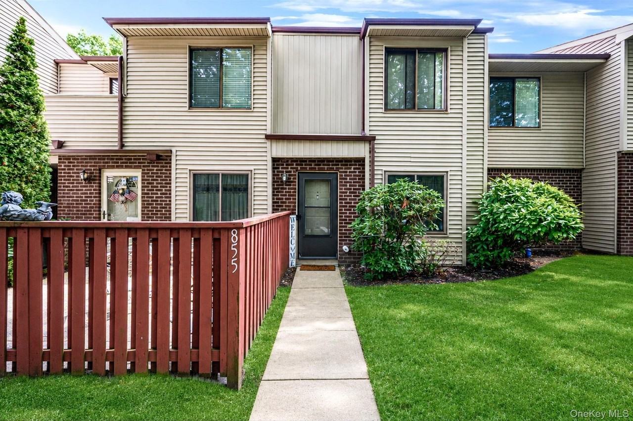 855 Skyline Dr - Photo 4 of 32