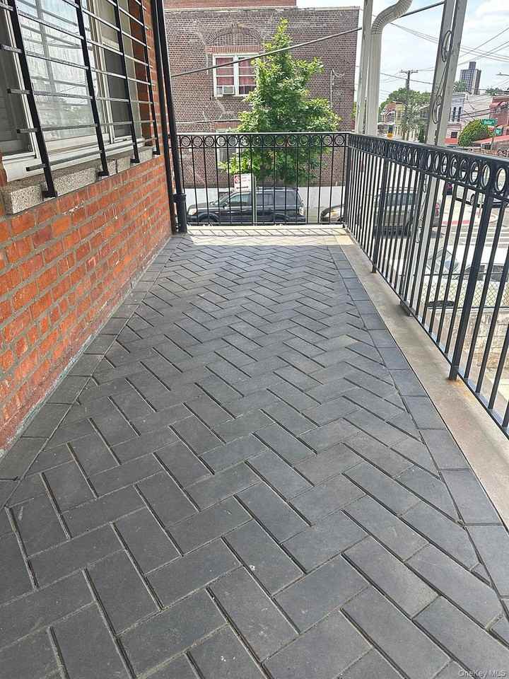 1440 Needham Ave #2ndFL - Photo 3 of 26