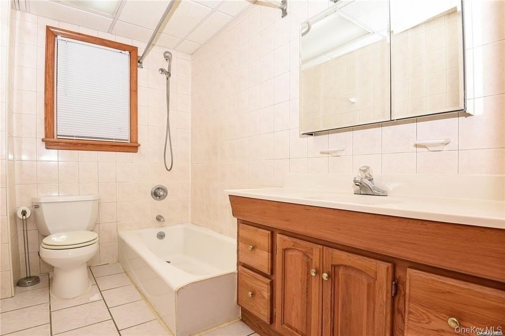 51 Thorman Ave #1L - Photo 7 of 9