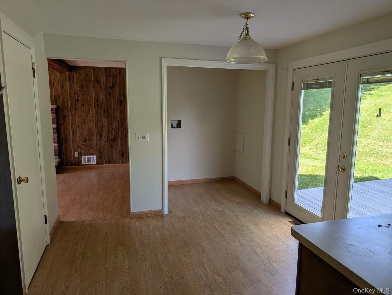 15 Crestview Dr - Photo 4 of 9