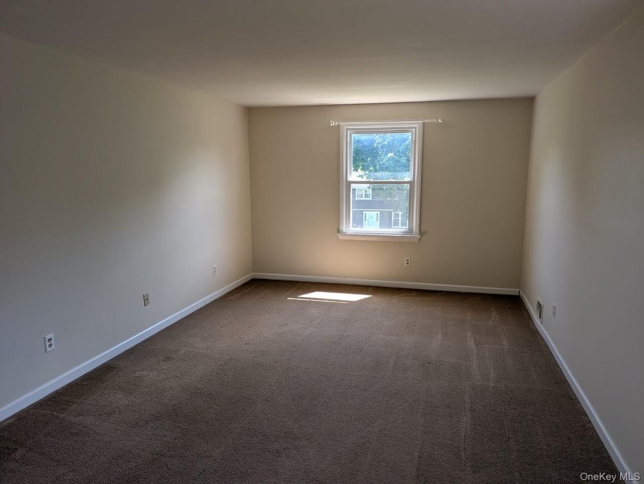 15 Crestview Dr - Photo 7 of 9
