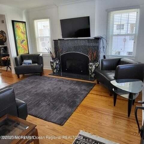 303 Evergreen Ave - Photo 4 of 26