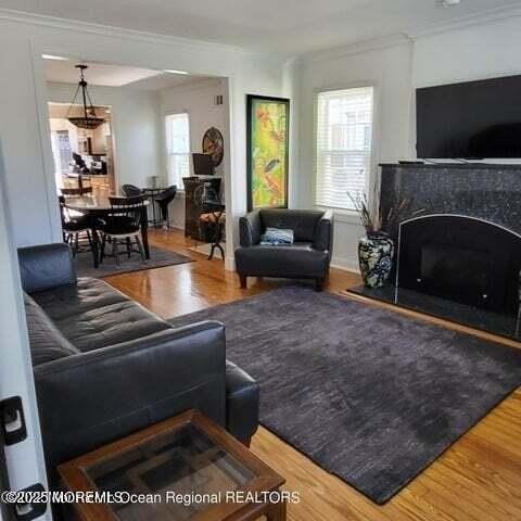 303 Evergreen Ave - Photo 5 of 26