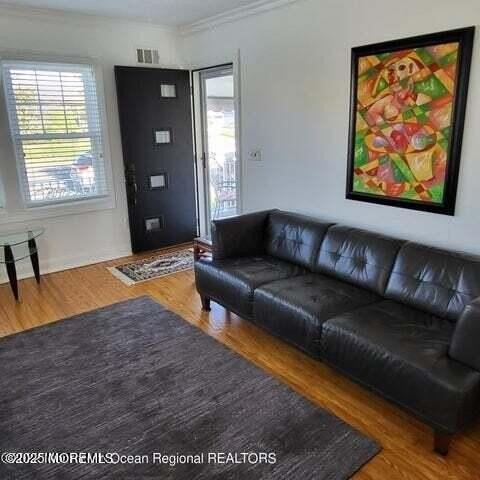 303 Evergreen Ave - Photo 6 of 26