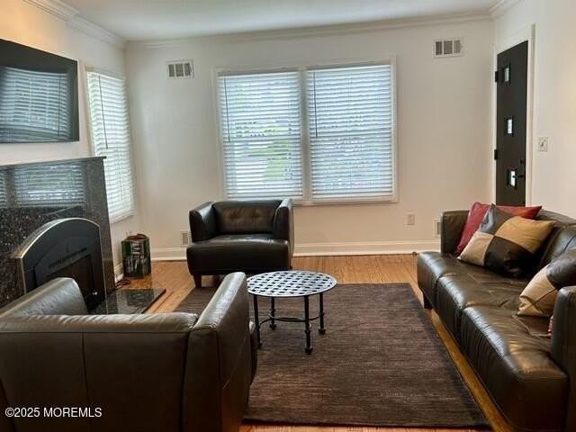 303 Evergreen Ave - Photo 7 of 26