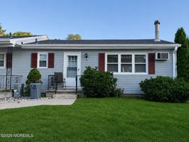 featured image of 14 Primrose Ln #D