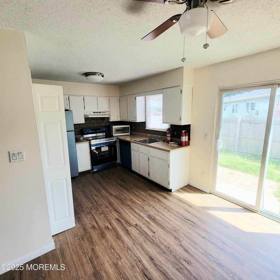 14 Primrose Ln #D - Photo 4 of 11