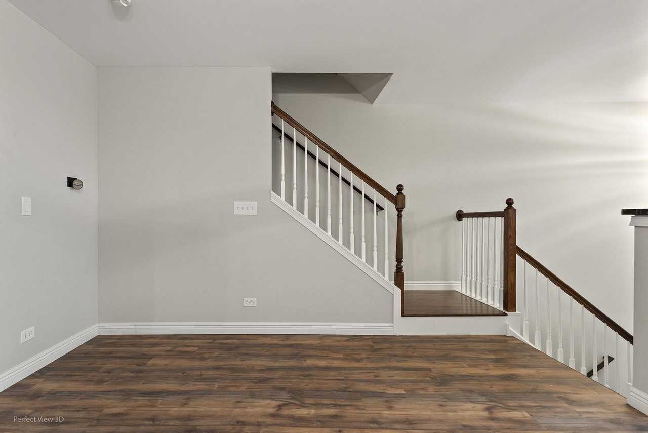 464 Valentine Way - Photo 2 of 25