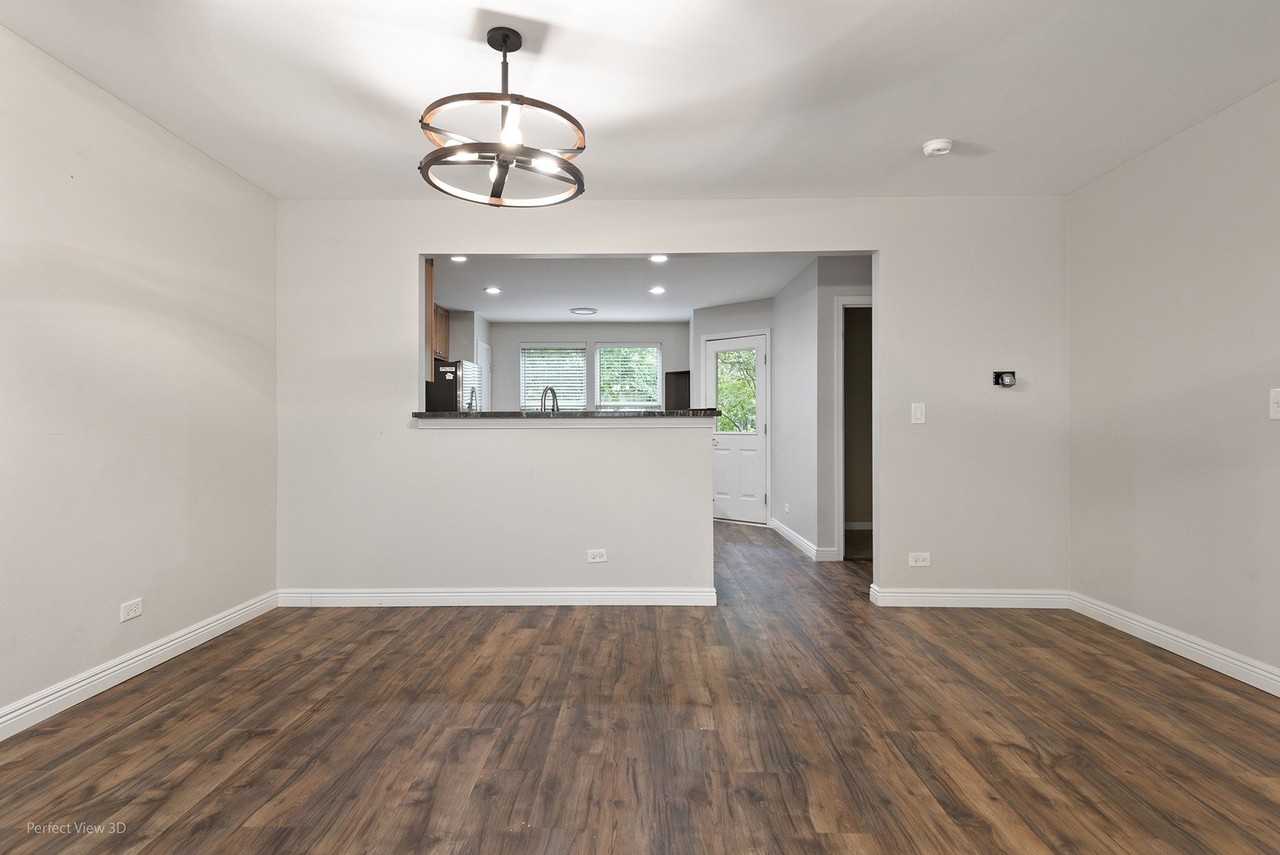 464 Valentine Way - Photo 5 of 25