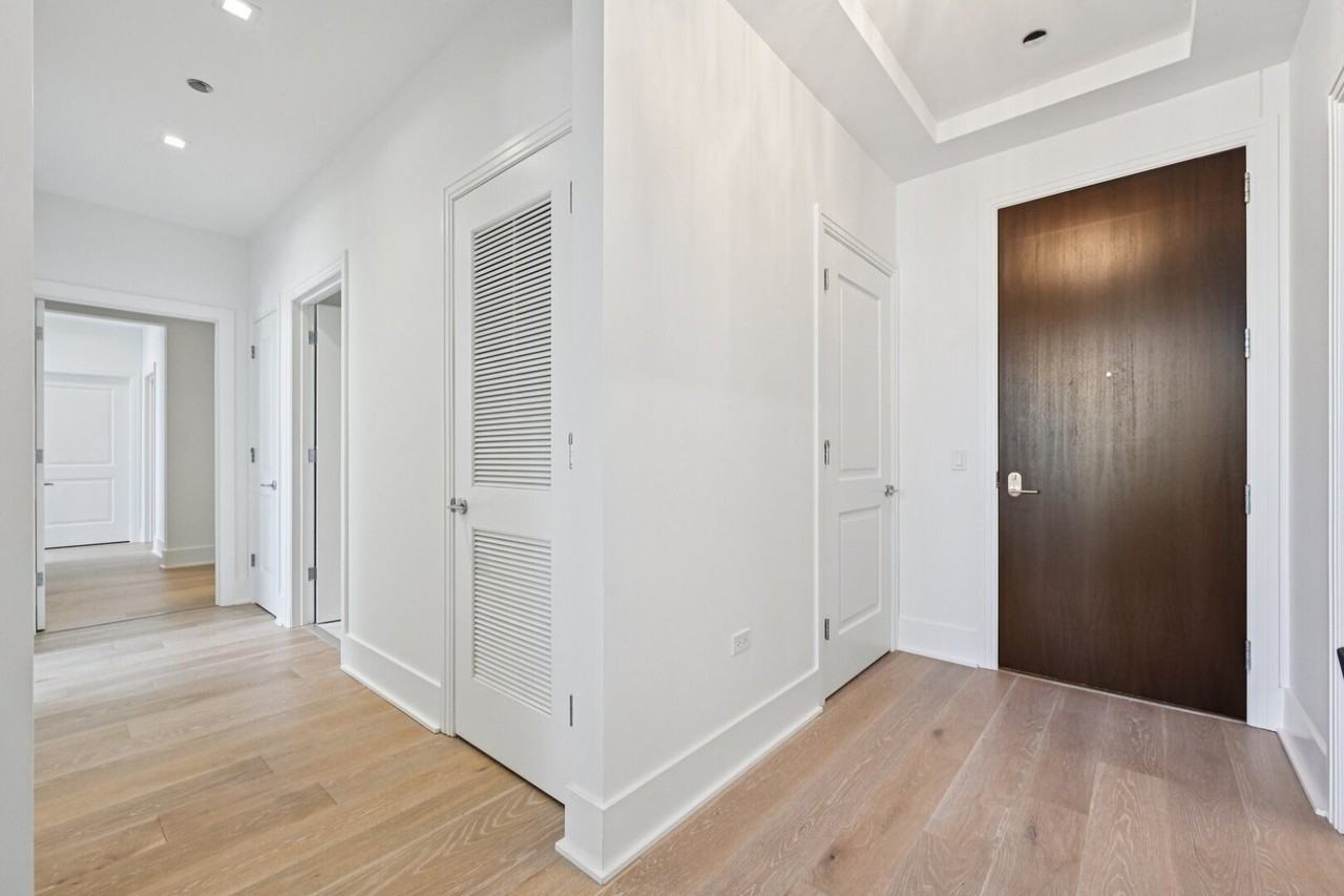 363 E Wacker Dr #2204 - Photo 3 of 23