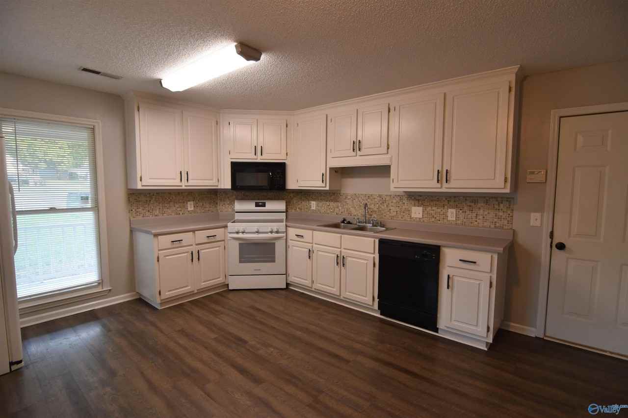 103 Tess Cir Ne - Photo 5 of 14