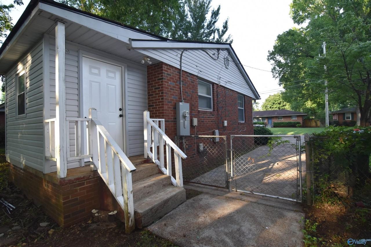 411 Ewing St Nw - Photo 4 of 35
