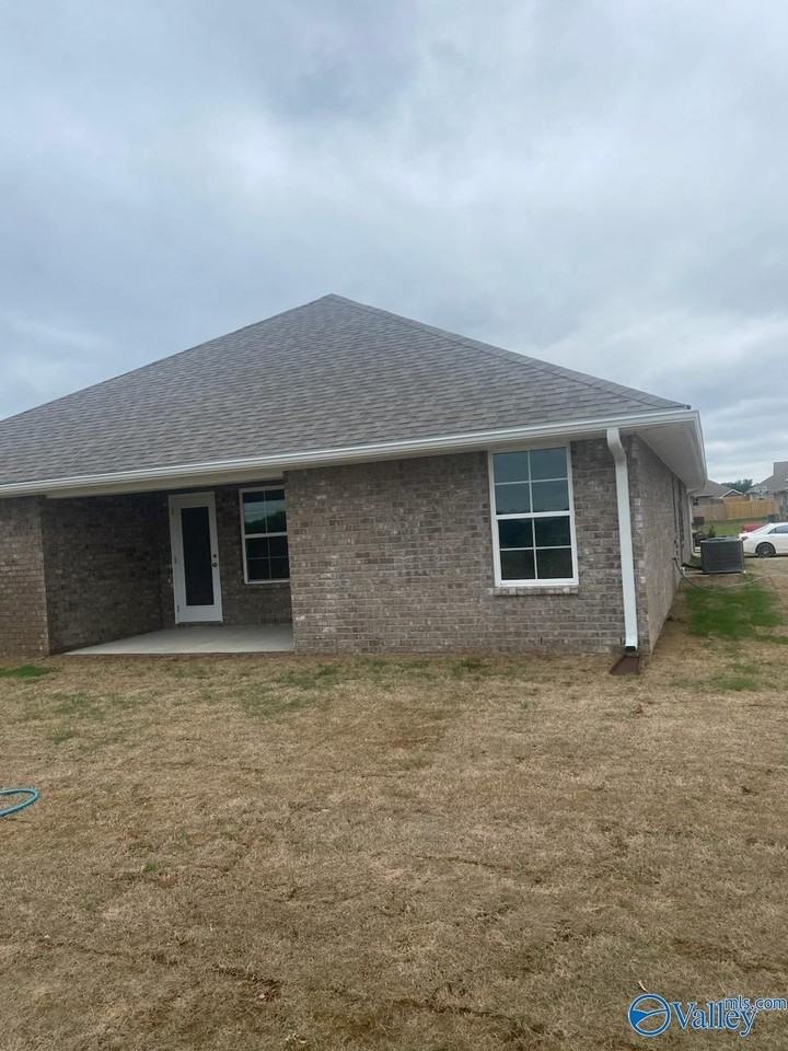 213 Alonzo Toney Dr - Photo 4 of 25
