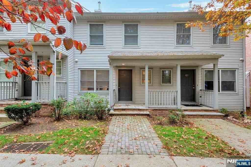 124 Panorama Dr - Photo 2 of 29
