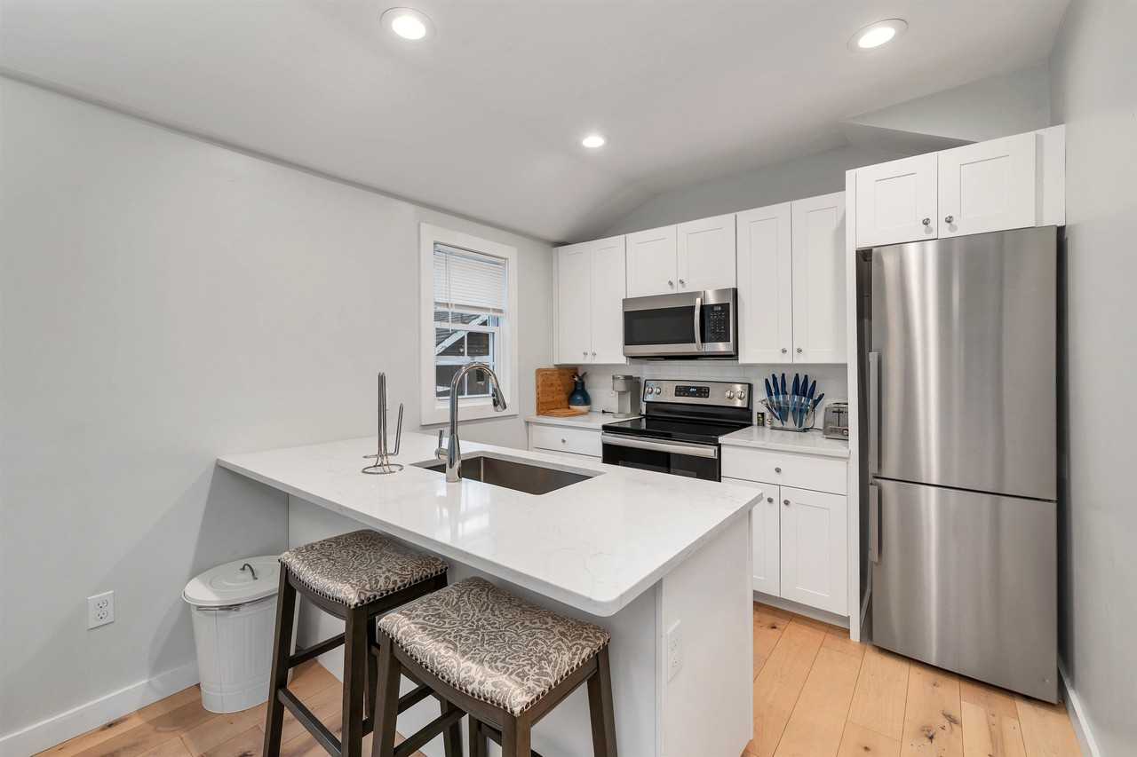 67 Varney Rd - Photo 7 of 23