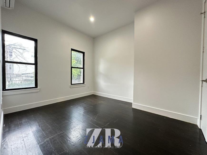 1446 Flatbush Ave - Photo 2 of 10