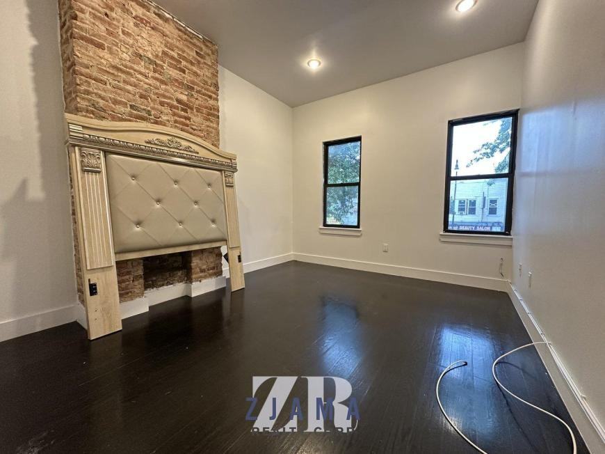 1446 Flatbush Ave - Photo 3 of 10