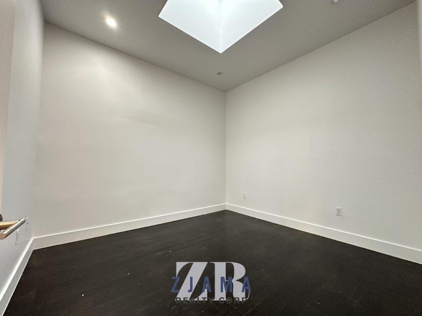 1446 Flatbush Ave - Photo 4 of 10