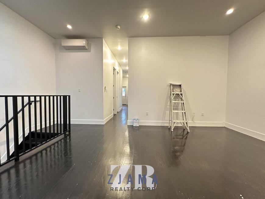 1446 Flatbush Ave - Photo 6 of 10