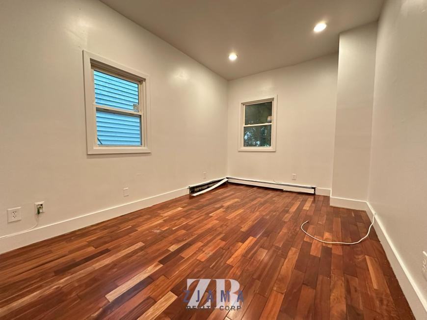 1424 Flatbush Ave - Photo 3 of 7