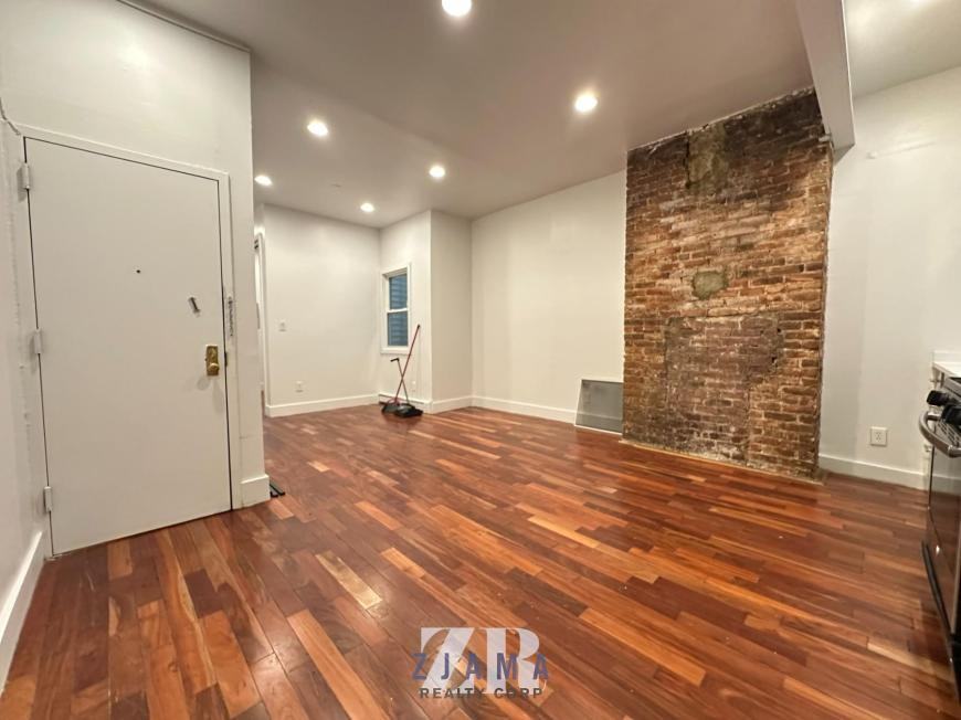 1424 Flatbush Ave - Photo 4 of 7