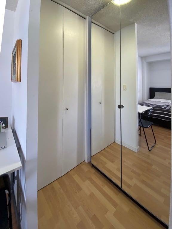 180 Park Row - Photo 6 of 10