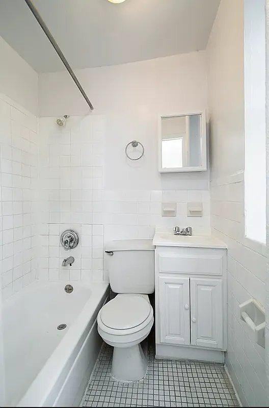 205 Allen St - Photo 5 of 5